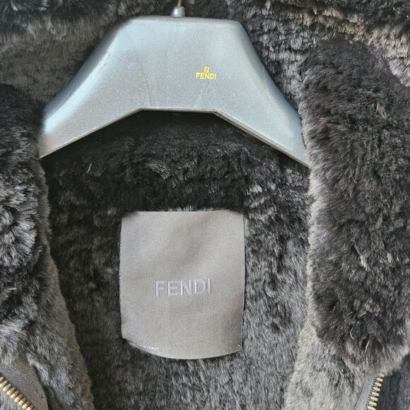 Fendi Fur Jacket - Vintage Luxury and Elegance - Picture 3 of 14